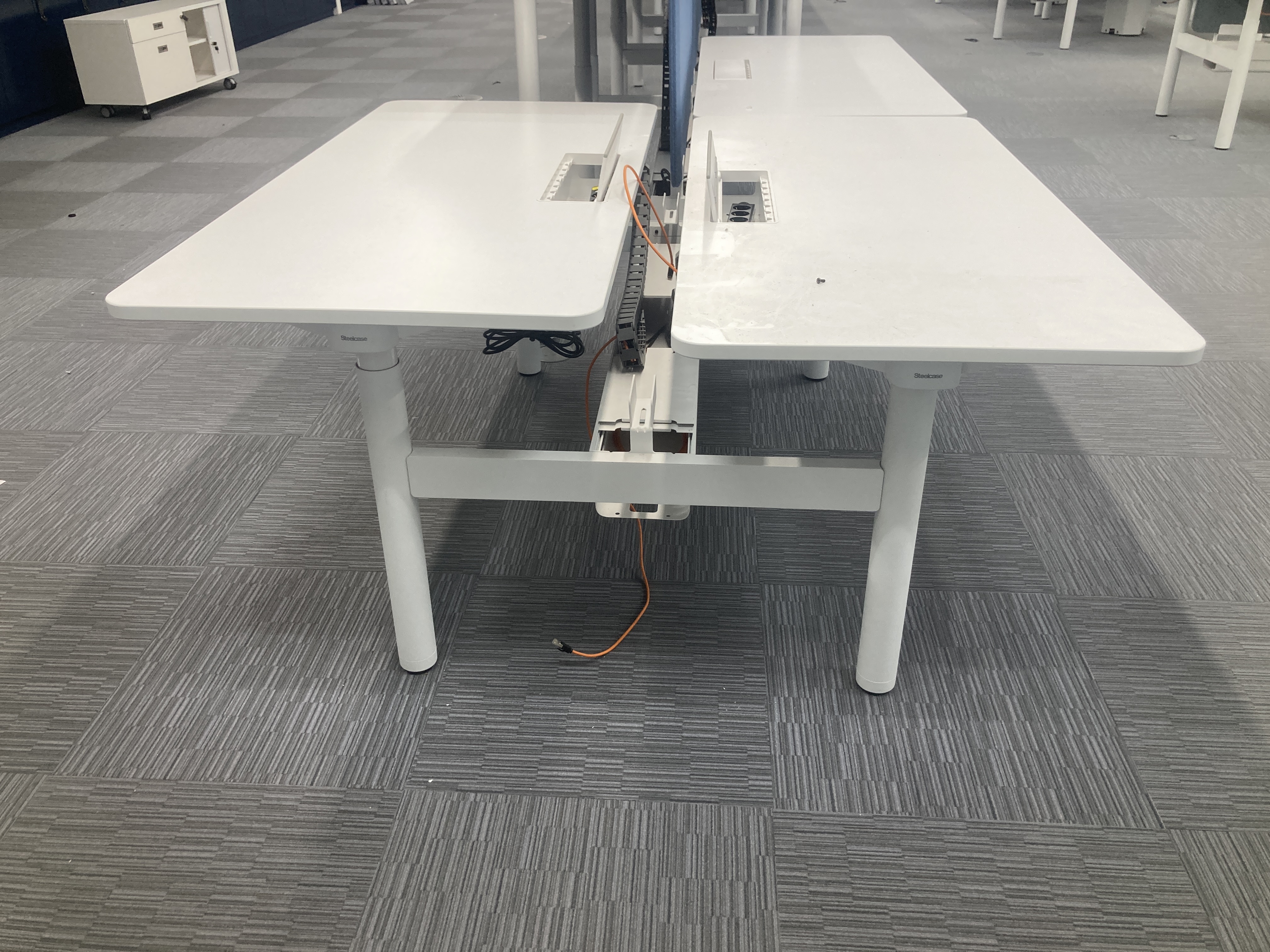 스틸케이스 1600 모션데스크[2인1세트]