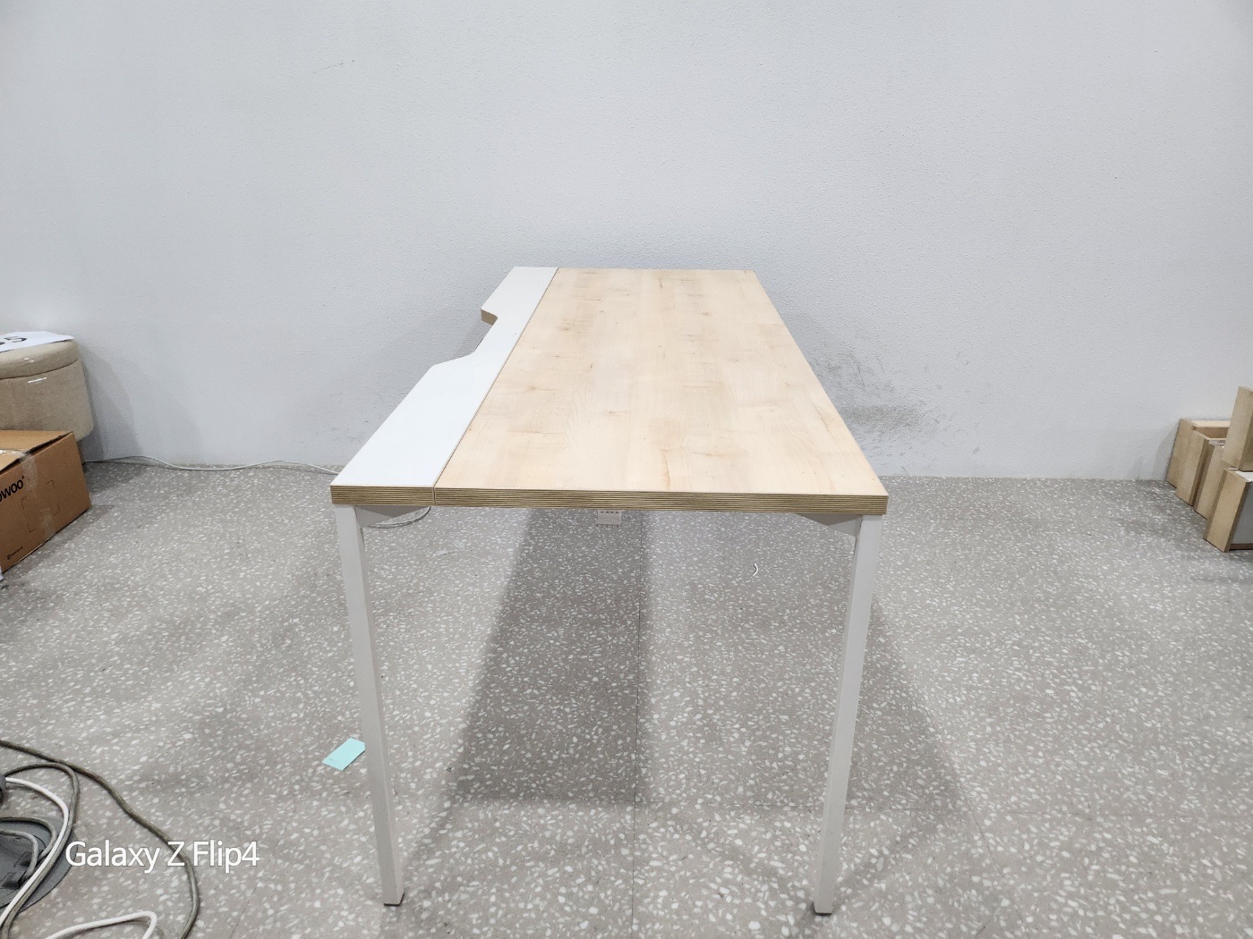 데스커 1600*700 책상[메이플+화이트]-2개성남예약,4개 광교예약