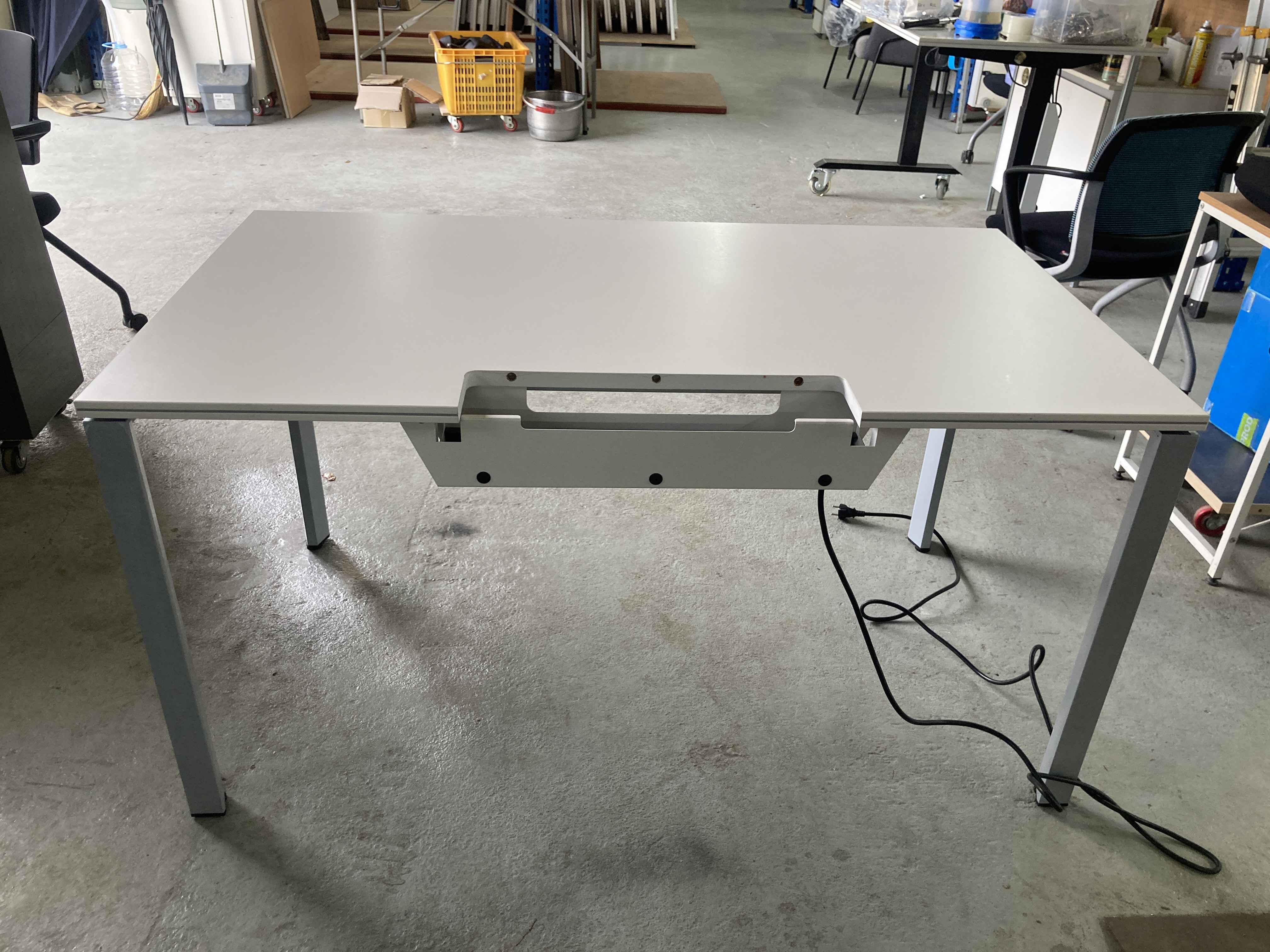 퍼시스 FX-1 1400 덕트형책상[받침대포함]