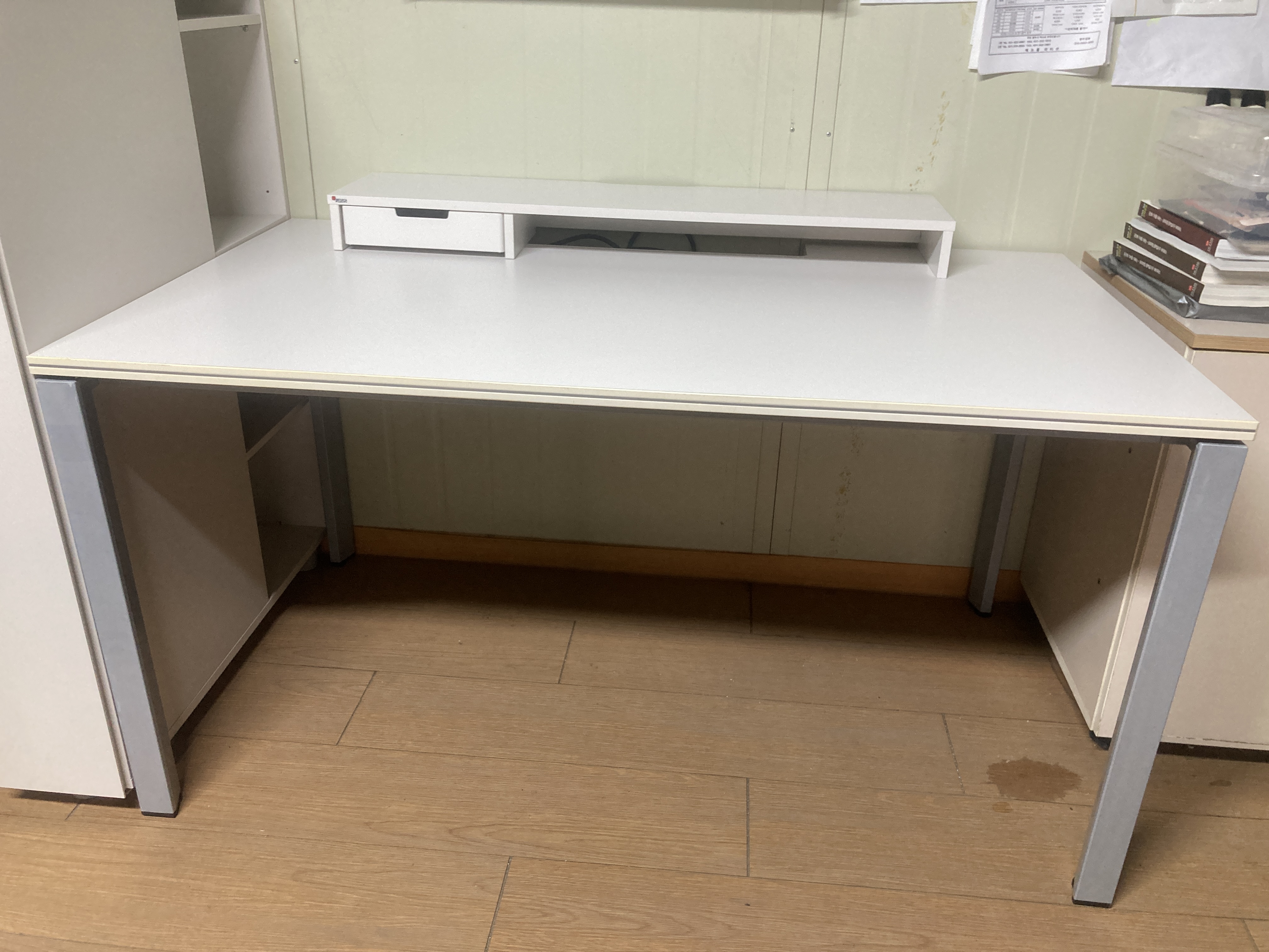 퍼시스 FX-1 1400 덕트형책상[받침대포함]