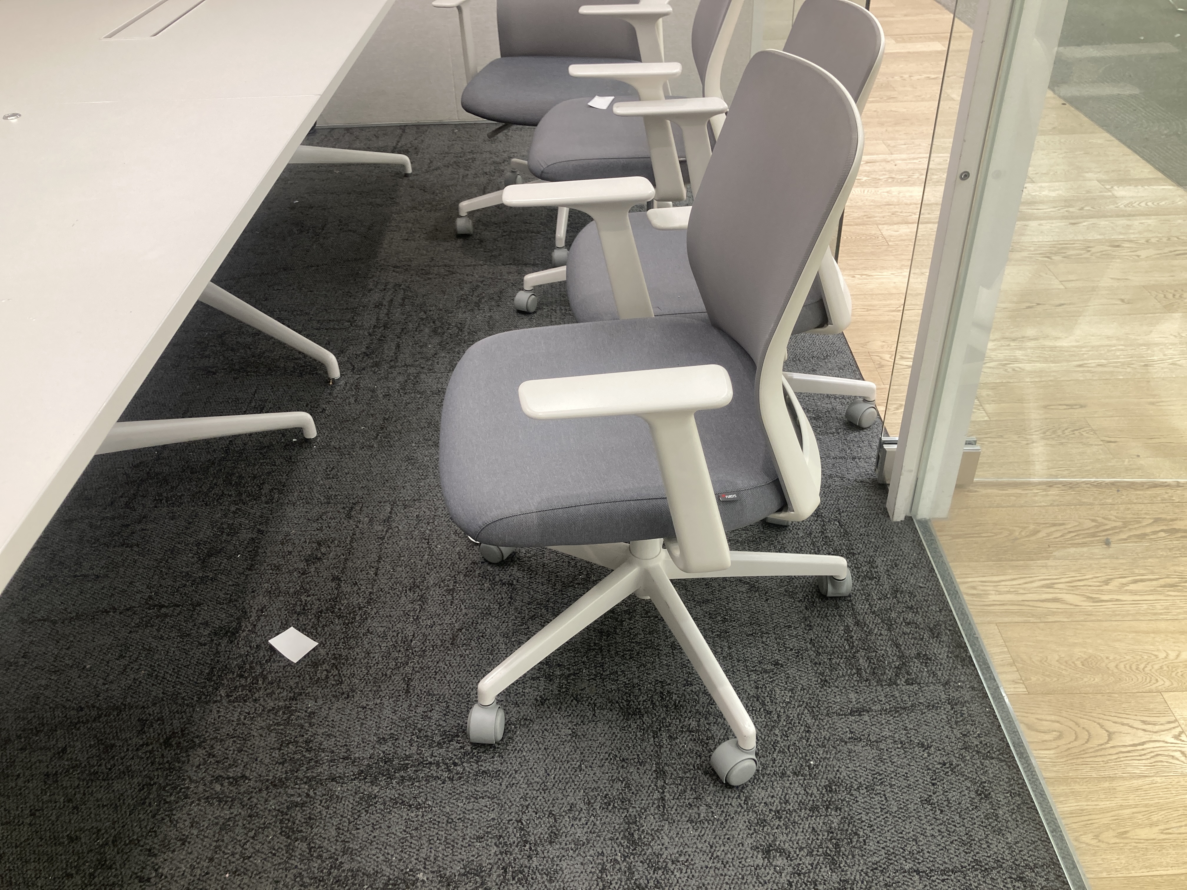 퍼시스 어라운드회의의자CH6201W