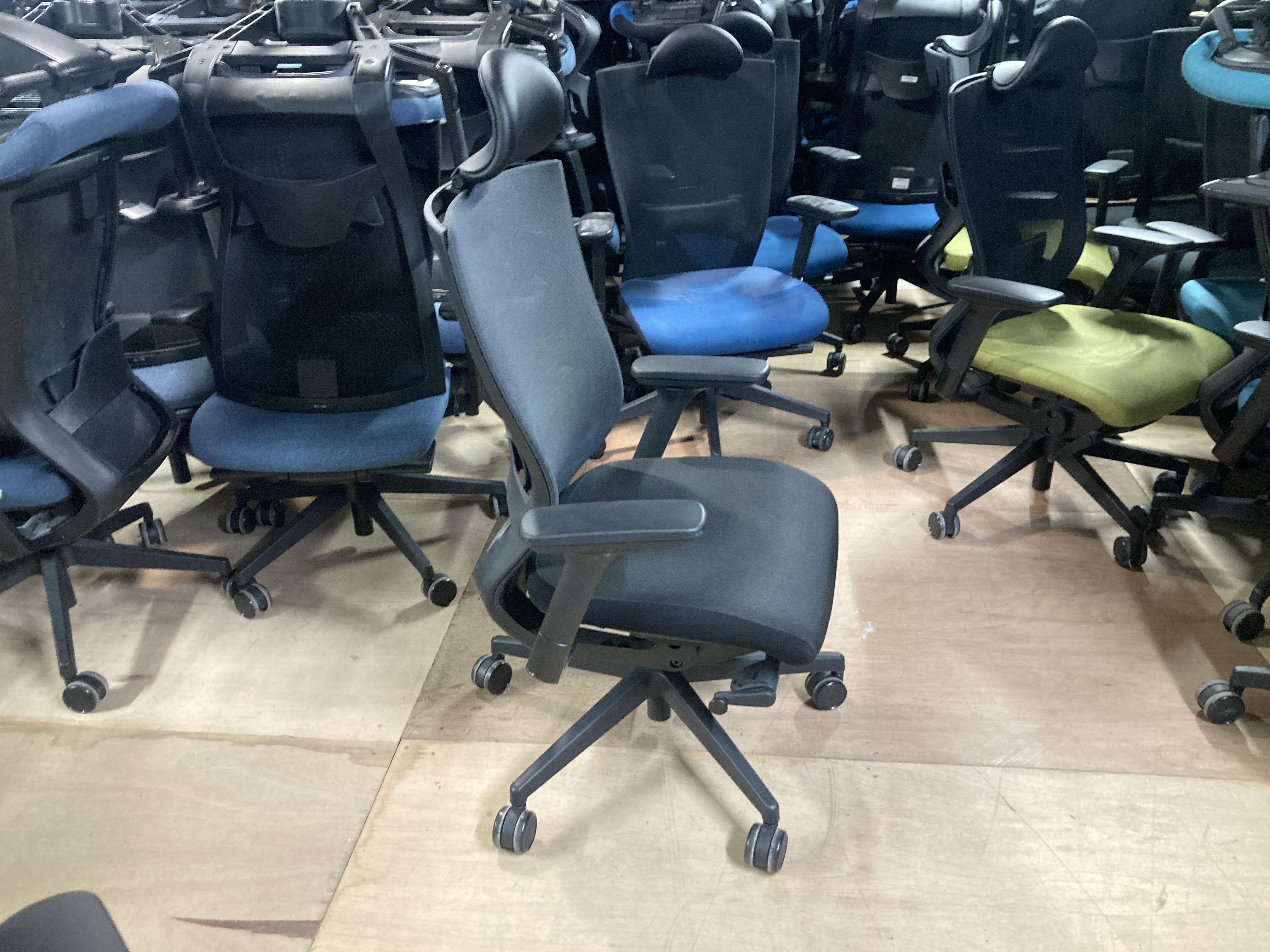 퍼시스 CHN4300AH 사무용의자[블랙]