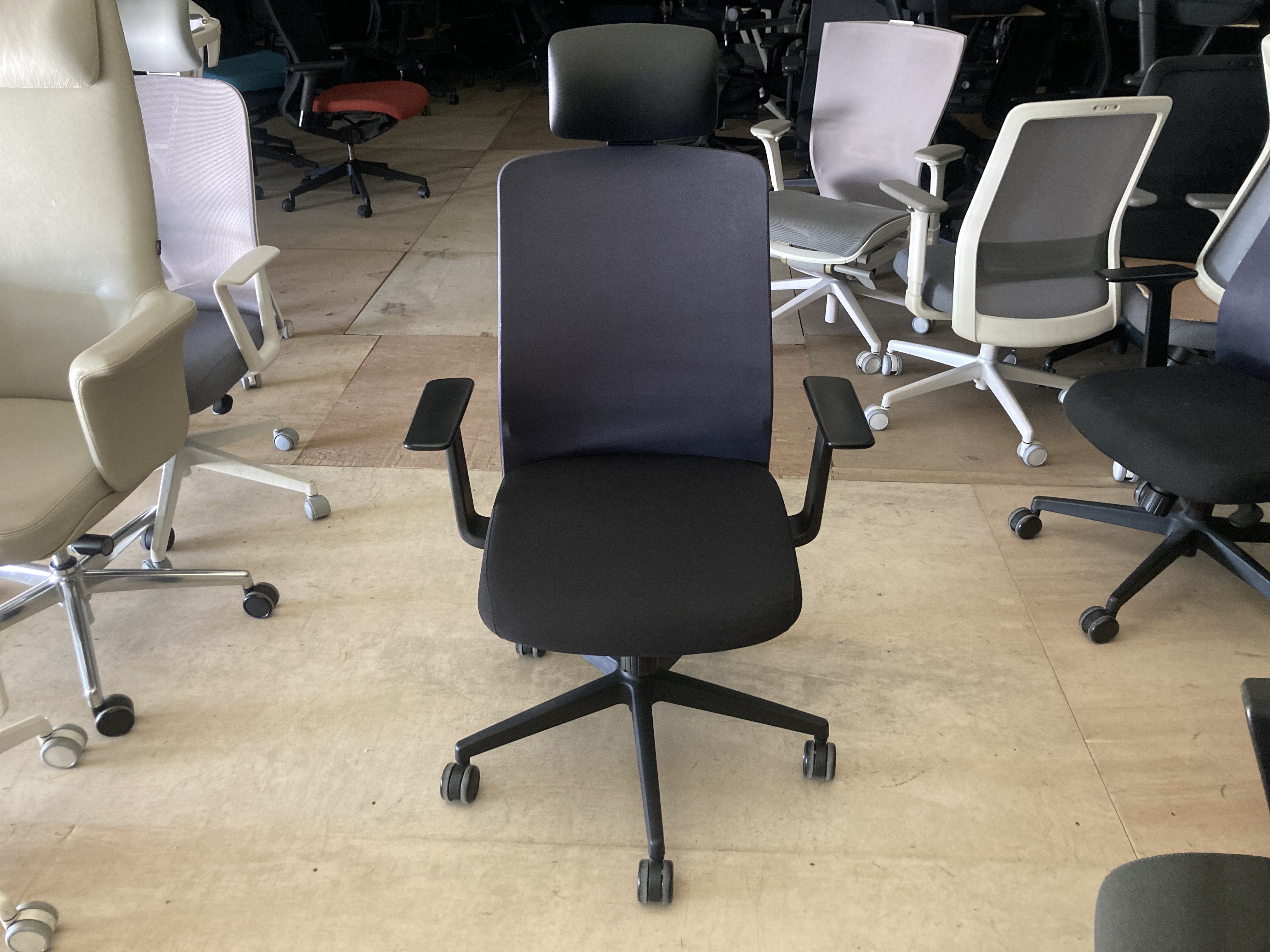 퍼시스 어라운드의자 CHN6400CH